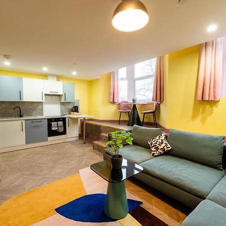 Aaron Wise - 51 Fitzhamon Apartments Cardiff Extérieur photo