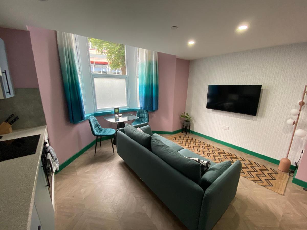 Aaron Wise - 51 Fitzhamon Apartments Cardiff Extérieur photo