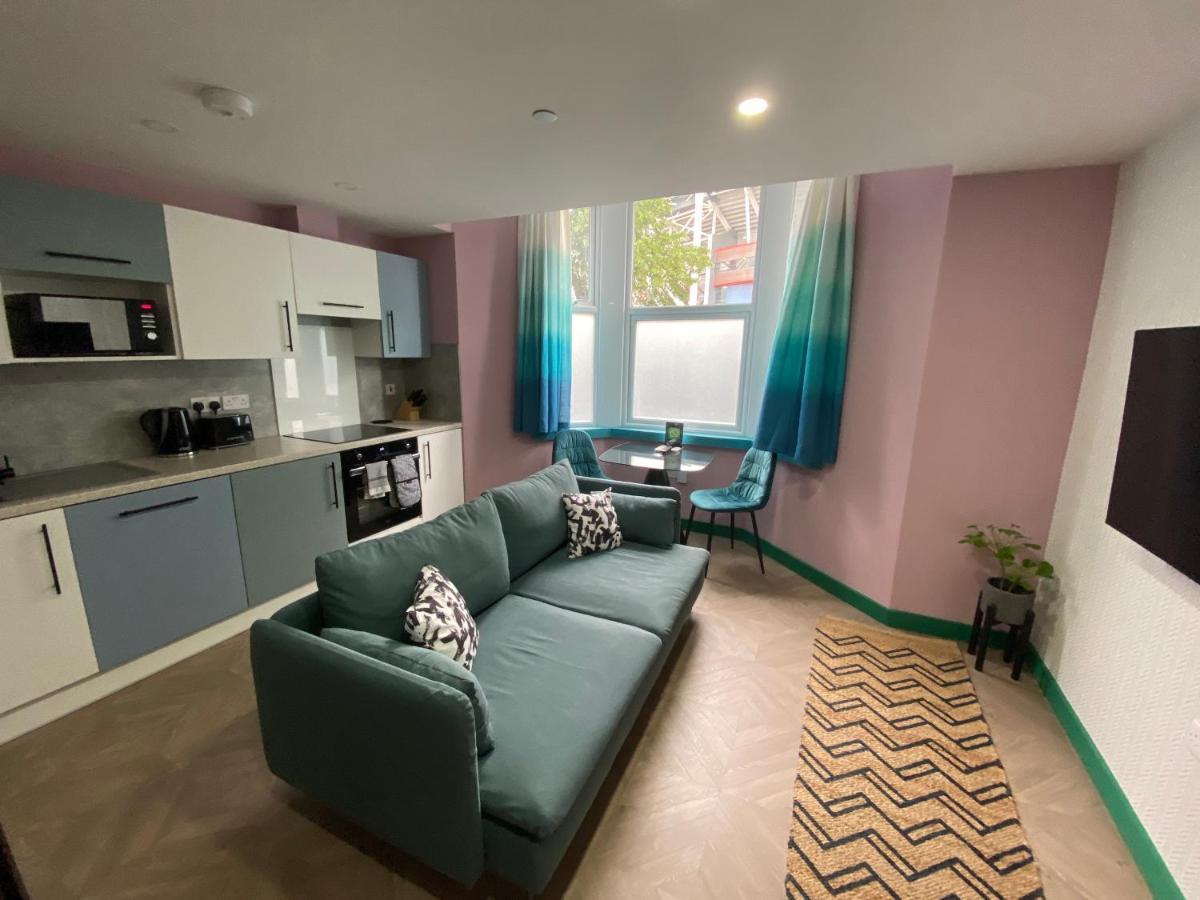 Aaron Wise - 51 Fitzhamon Apartments Cardiff Extérieur photo