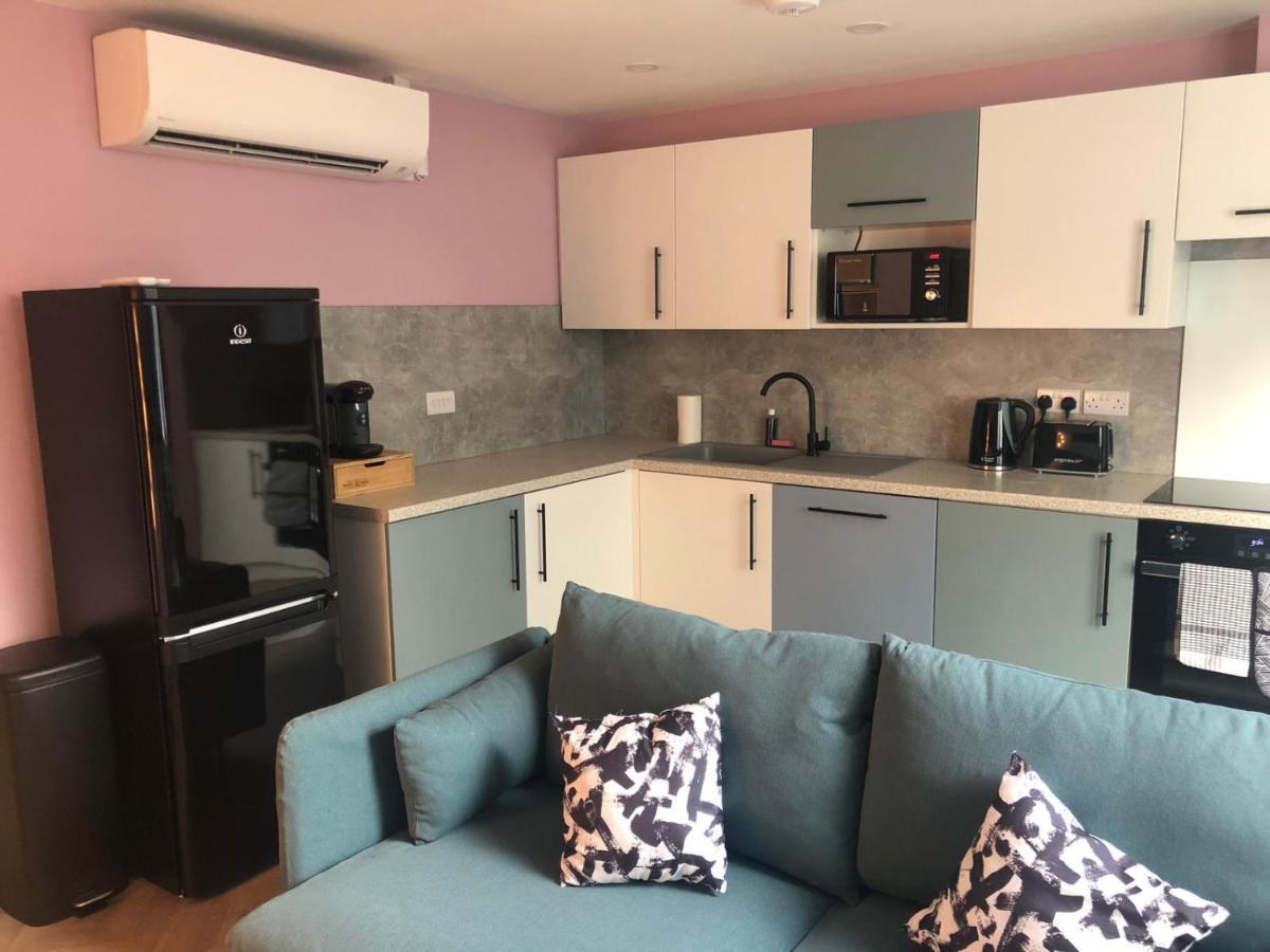 Aaron Wise - 51 Fitzhamon Apartments Cardiff Extérieur photo