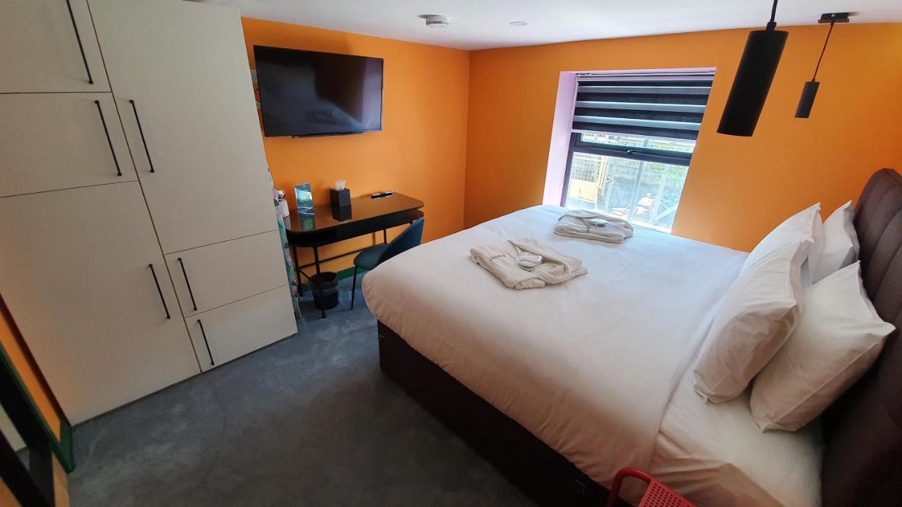 Aaron Wise - 51 Fitzhamon Apartments Cardiff Extérieur photo