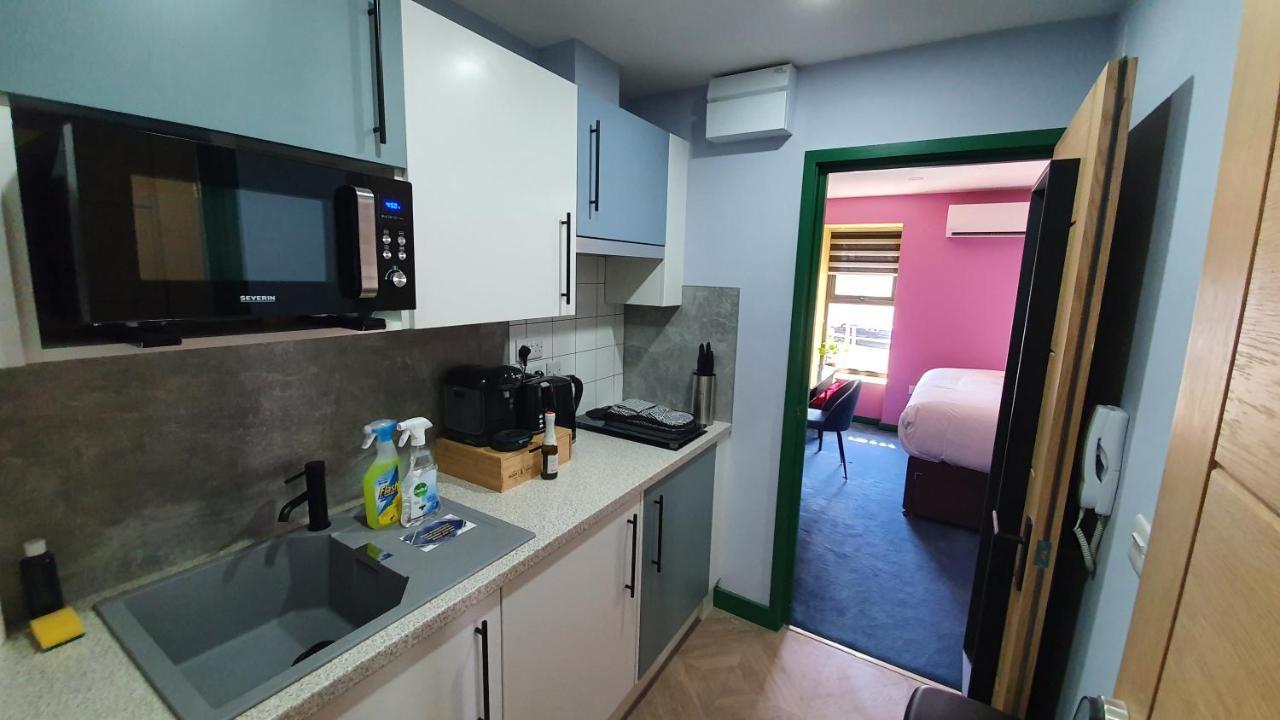 Aaron Wise - 51 Fitzhamon Apartments Cardiff Extérieur photo