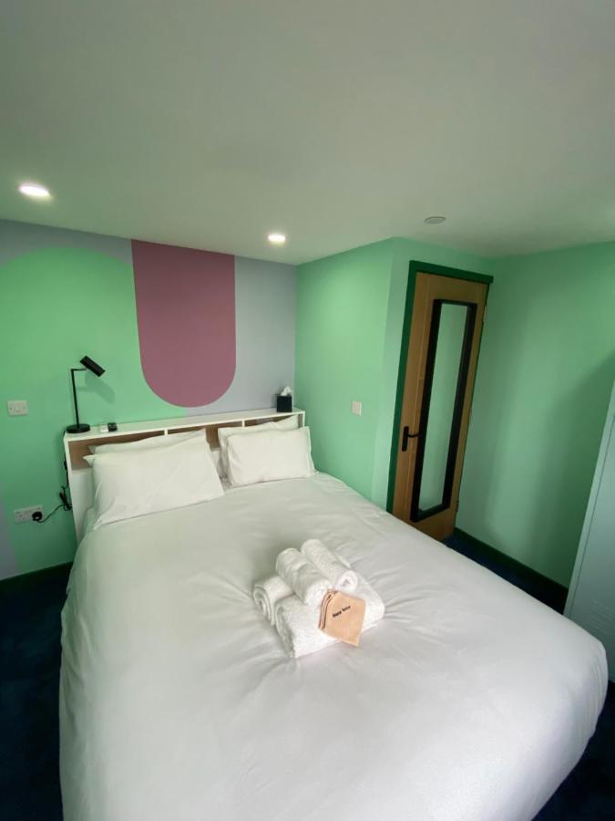 Aaron Wise - 51 Fitzhamon Apartments Cardiff Extérieur photo