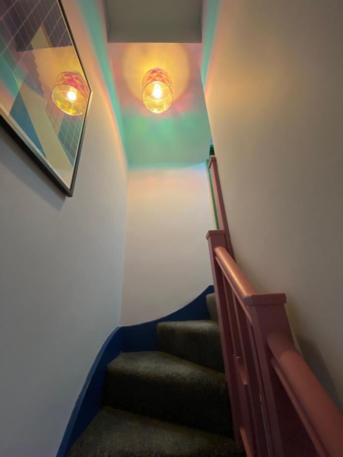 Aaron Wise - 51 Fitzhamon Apartments Cardiff Extérieur photo
