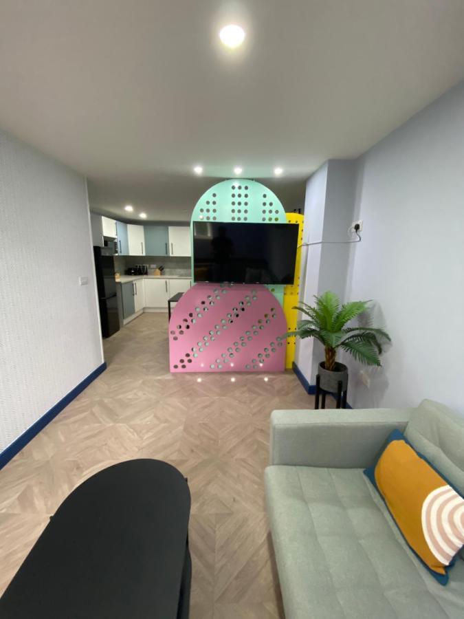 Aaron Wise - 51 Fitzhamon Apartments Cardiff Extérieur photo