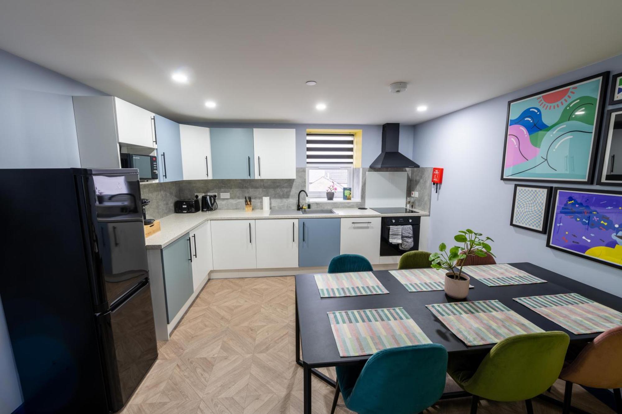 Aaron Wise - 51 Fitzhamon Apartments Cardiff Extérieur photo