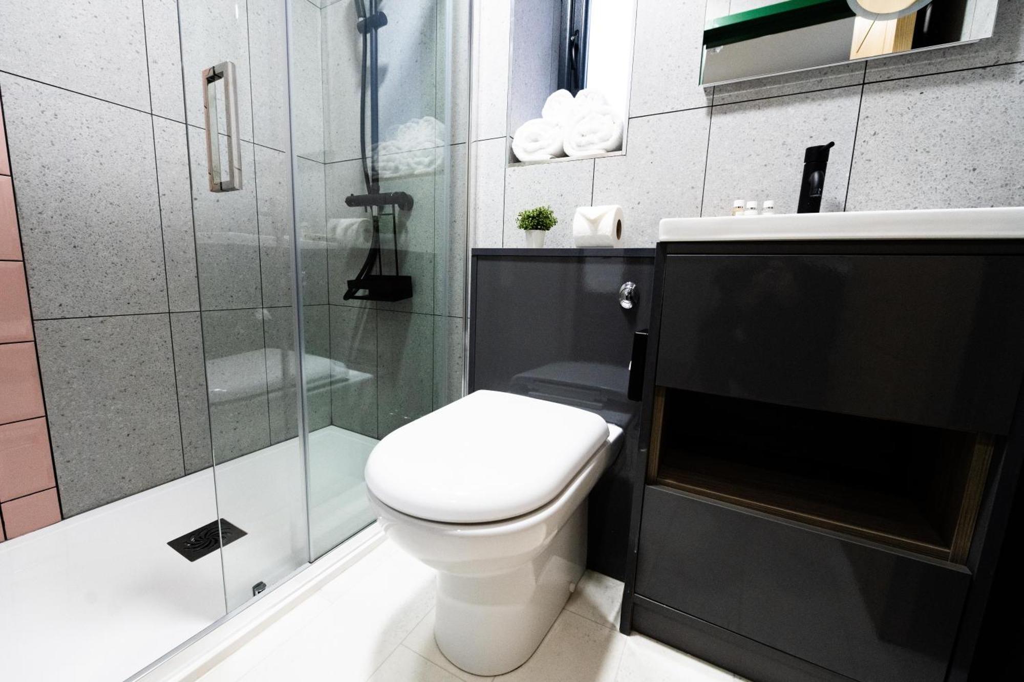 Aaron Wise - 51 Fitzhamon Apartments Cardiff Extérieur photo