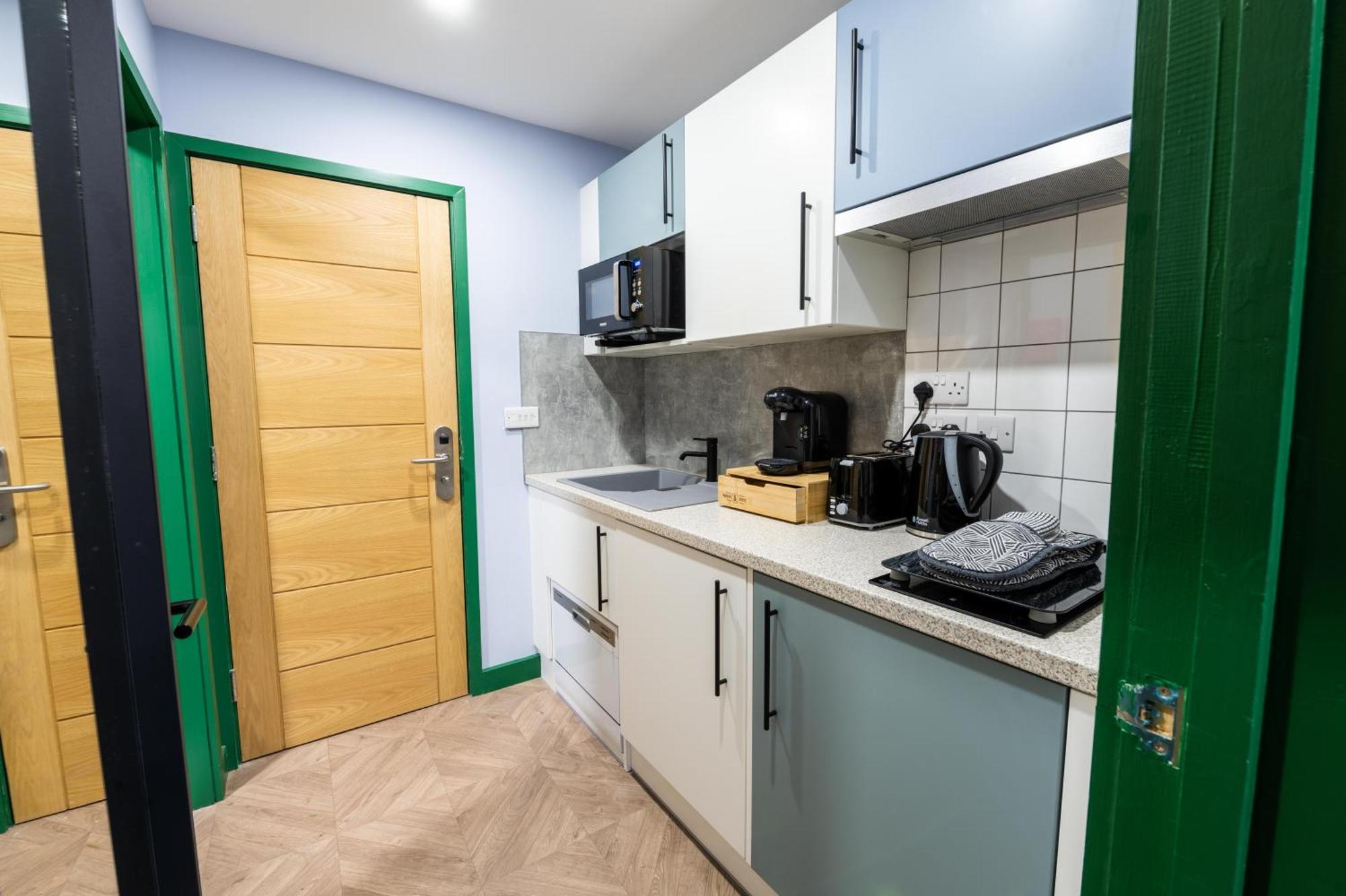 Aaron Wise - 51 Fitzhamon Apartments Cardiff Extérieur photo